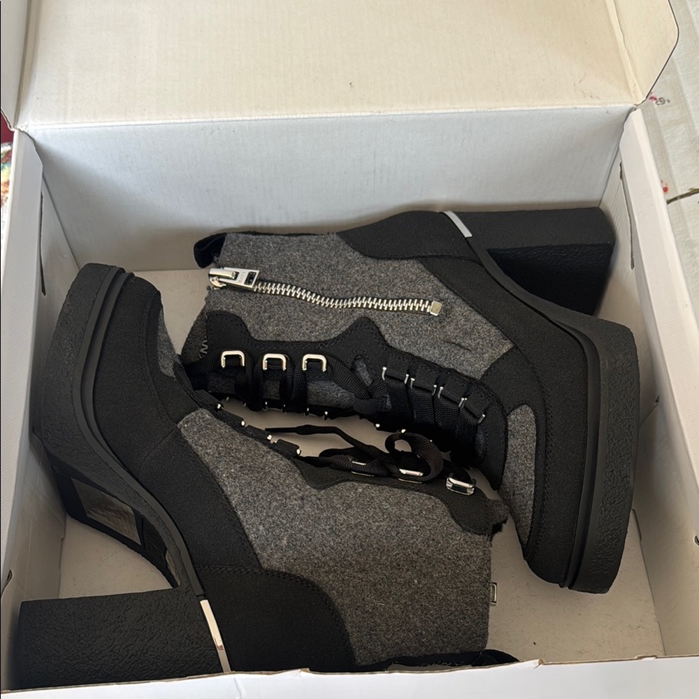 NWT DKNY Toia Platform Bootie (Women)